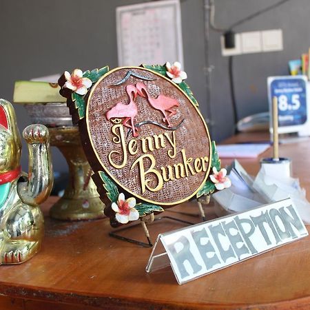 Jenny Bunker Homestay Кута Екстер'єр фото
