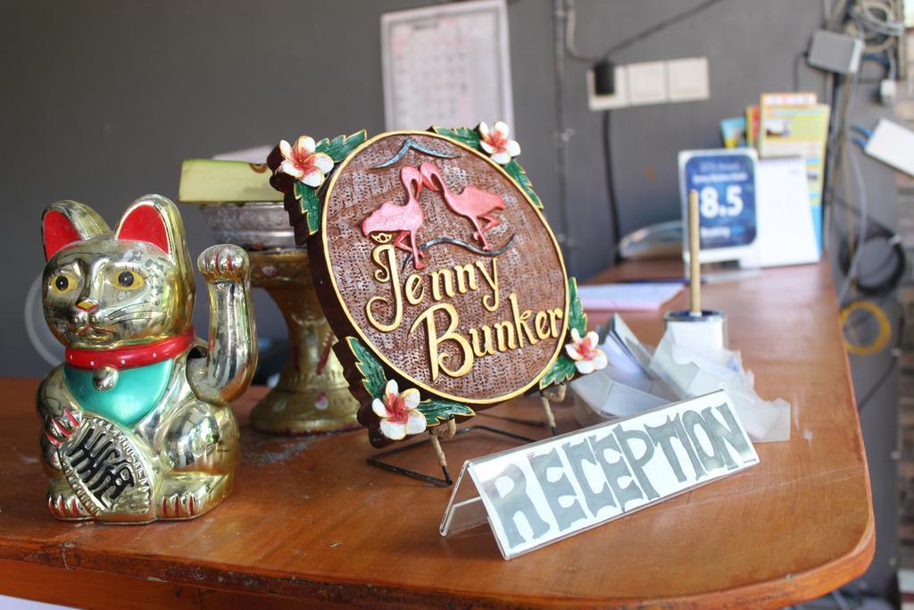 Jenny Bunker Homestay Кута Екстер'єр фото